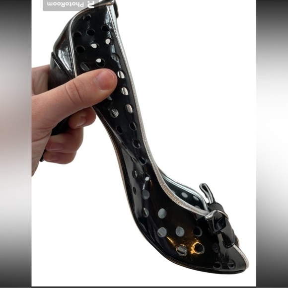 EUC Franco Sarto Candor heels Leather Classic Pump
Black and White Bow sz 7 - Picture 3 of 8